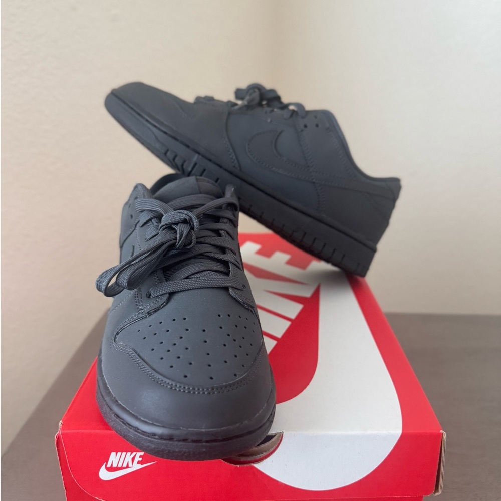 NIKE | EUC W NIKE Black Dunk Low